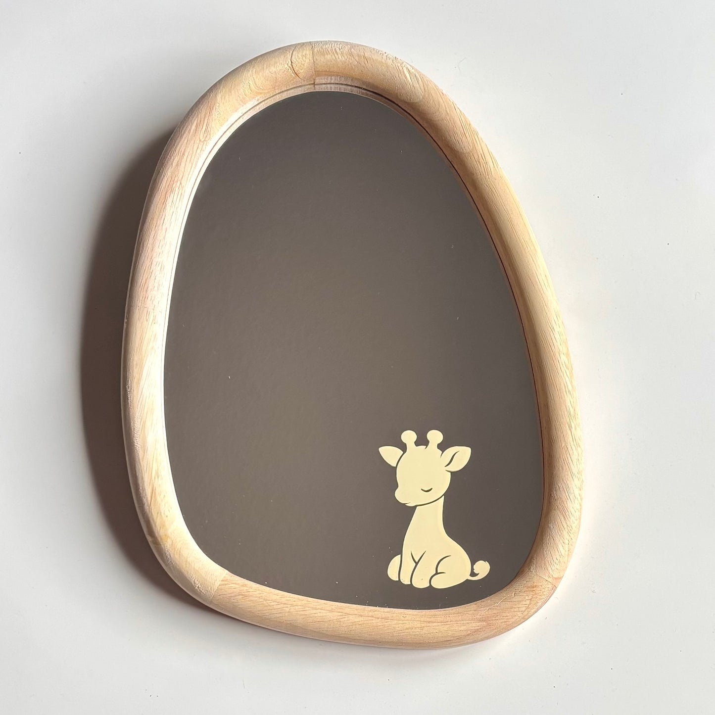 Espejo infantil de madera con diseño de jirafa – Rasdelma