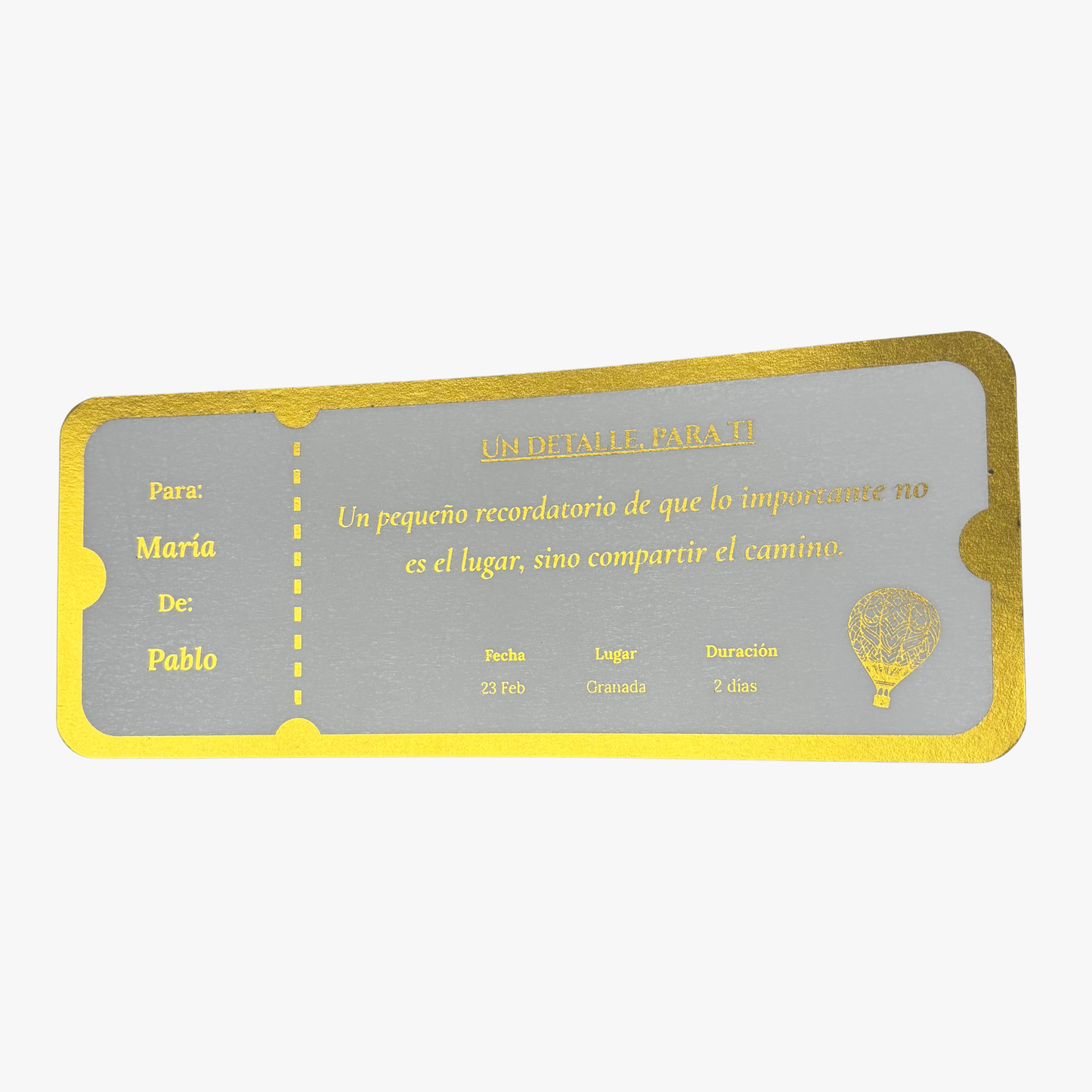 Ticket regalo de viaje personalizado en foil dorado con efecto de luz – Rasdelma