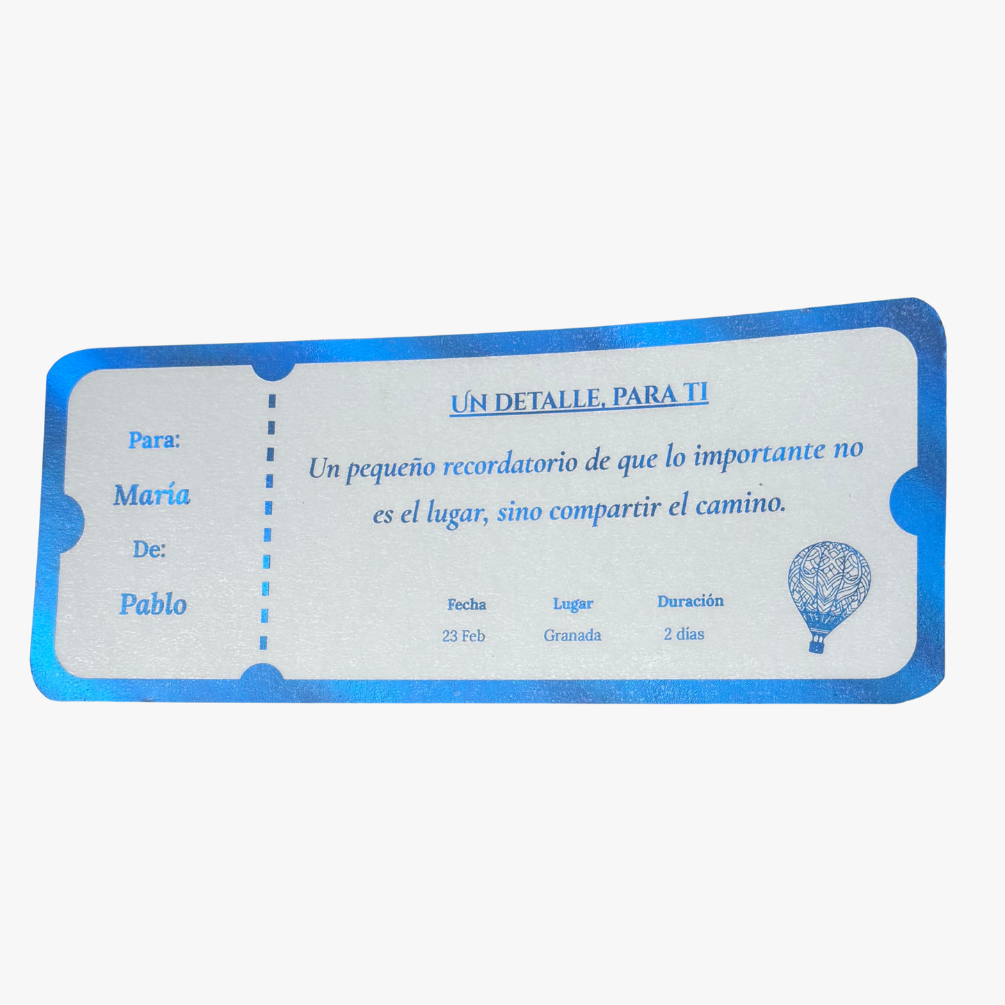 Ticket regalo de viaje personalizado en foil azul con efecto de luz – Rasdelma