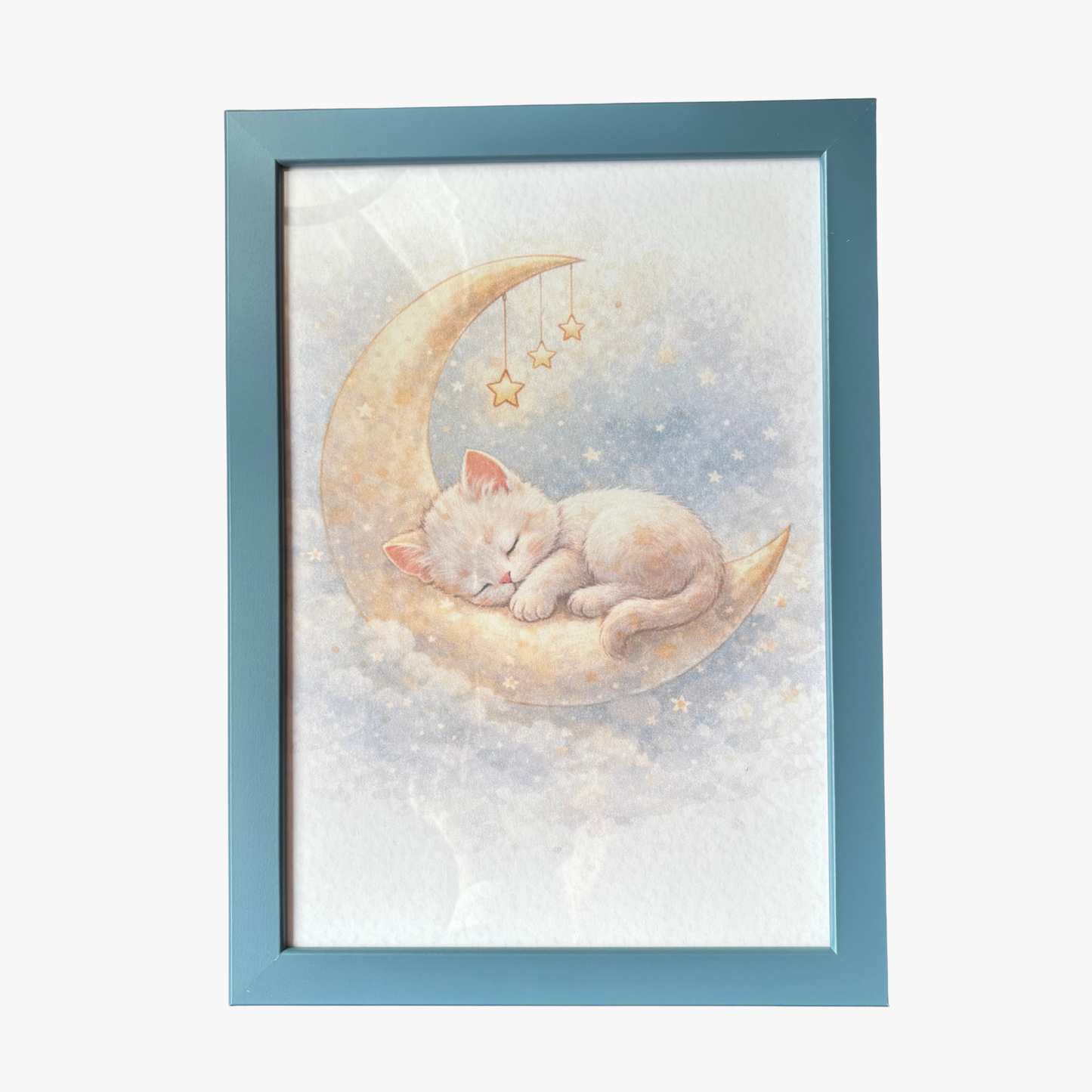 Lámina infantil ilustrada de gatito – diseño sueño con marco azul – Rasdelma