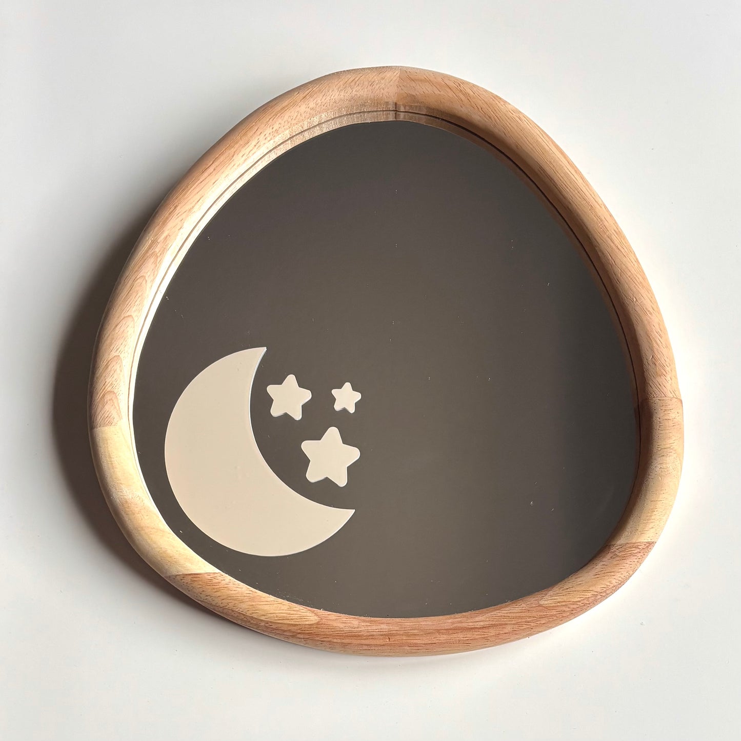 Espejo infantil de madera con luna y estrellas en vinilo blanco perlado – Rasdelma