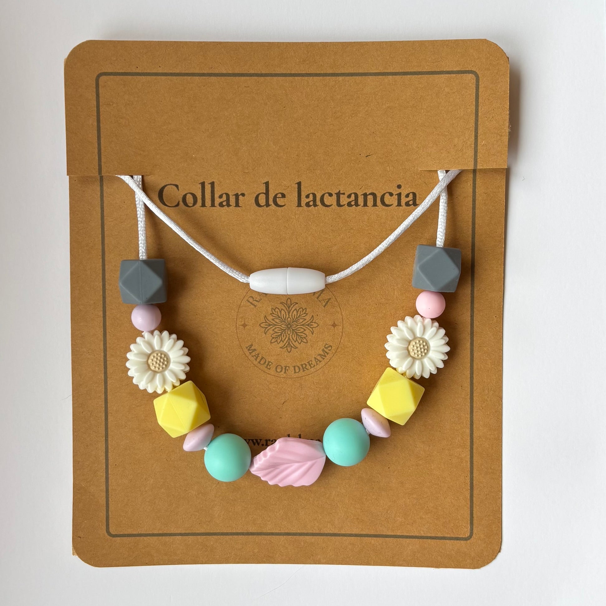 Collar de lactancia diseño Flor con tarjeta Rasdelma – presentación del producto