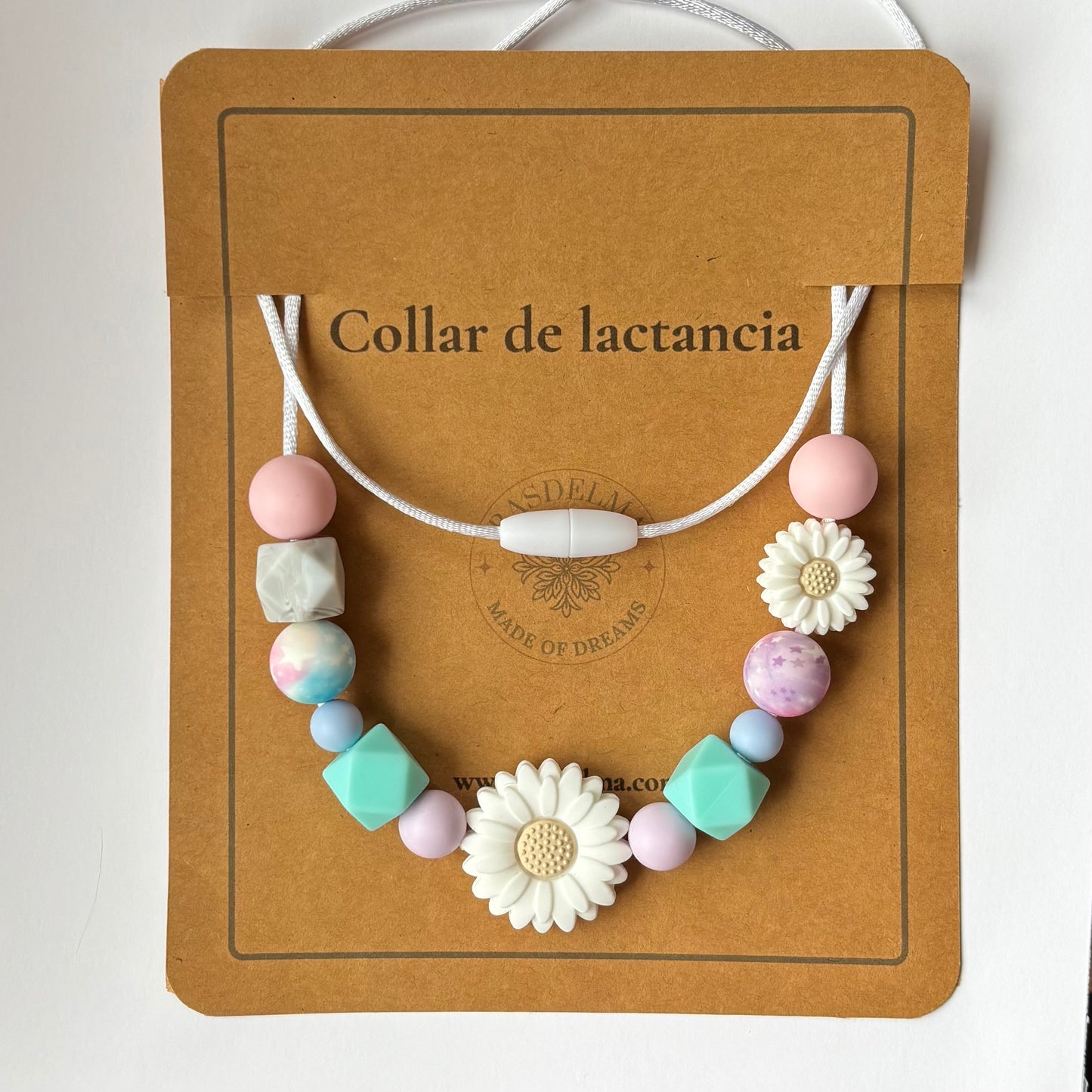 Collar de lactancia una pieza diseño Cielo con tarjeta Rasdelma – presentación del producto