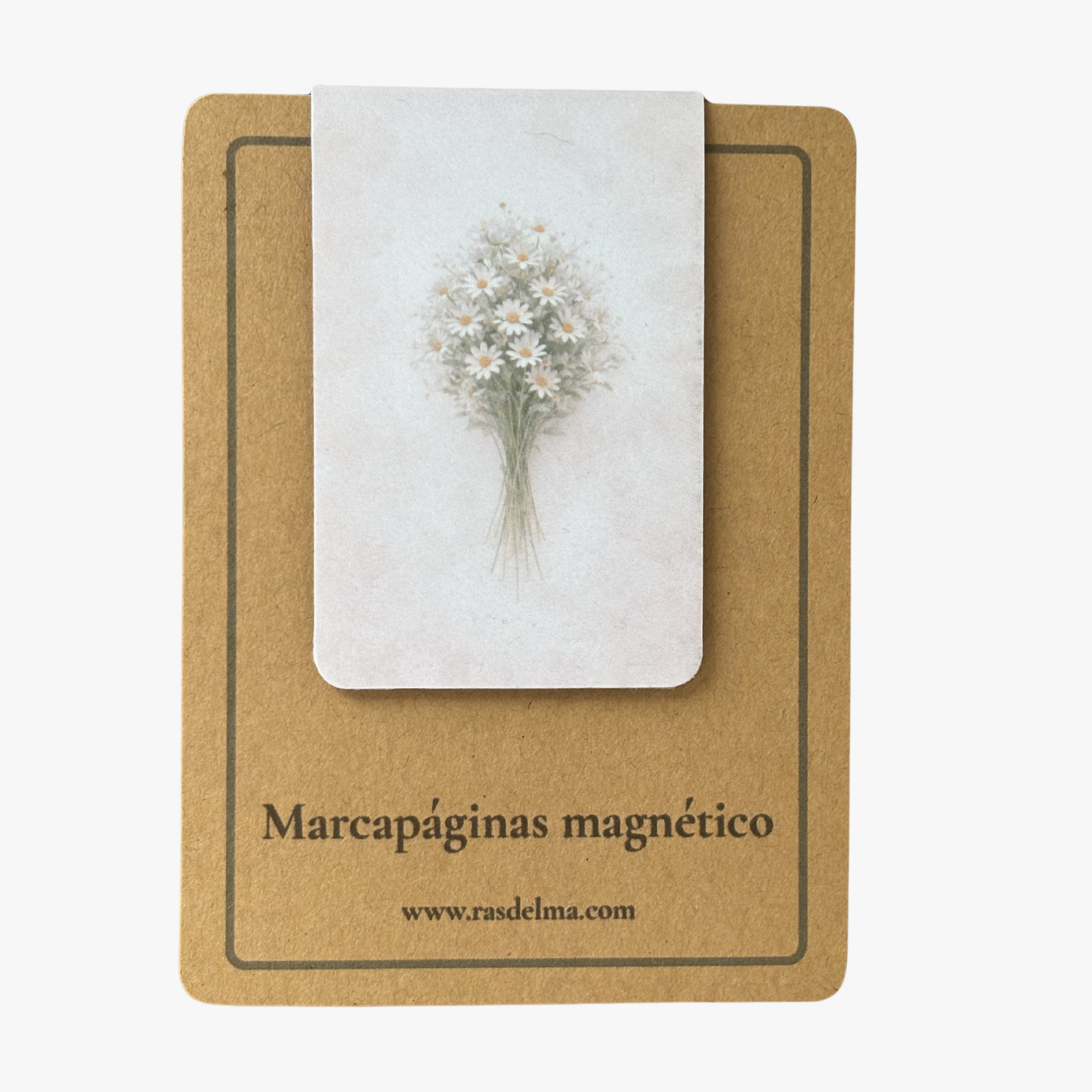 Marcapáginas magnético con ilustración de margaritas presentado en tarjeta de Rasdelma.
